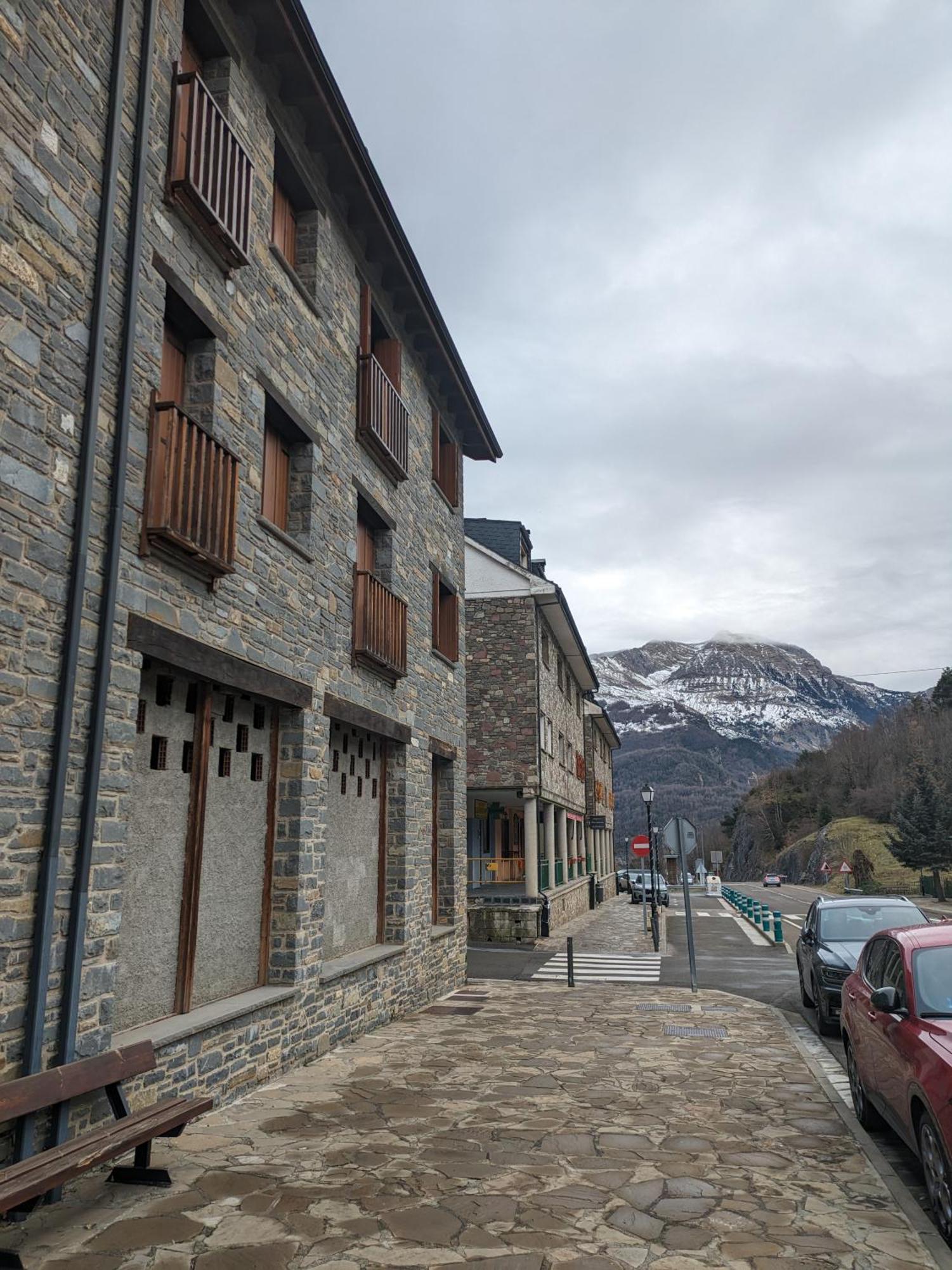 Апартаменты La Casa De La Montana Эскаррилья Экстерьер фото
